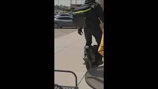 Doing door dash on an electric unicycle!? #euc