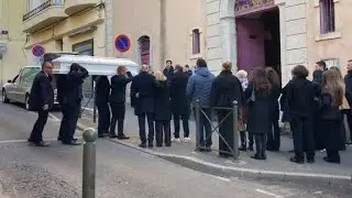 Obs&egrave;ques Fanny Biascamano : ses parents s&rsquo;effondrent devant le cercueil 