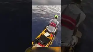 Никогда не позволяйте ногам свисать с каяка&hellip; 🦈😳 #акула #рыбалка
