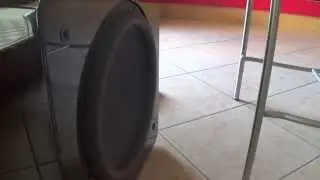 Subwoofer SVS SB13-Ultra play dubstep