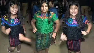  el sow de chikistrikis y las chicas como lo mueve el cuerpo la agrupación xoyita musical