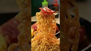 Sizzling ulam + Lucky Me! Pancit Canton? Sarap na combo pala nyan! 🤤