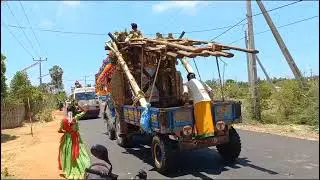 சந்நிதி முருகன் பூங்காவனத்தில் இவ்வளவு காவடிகளா?