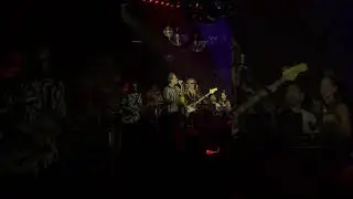 Los Amigos Invisibles - Amor - V&aacute;yanse Todos a Mamar - Mujer Polic&iacute;a - El Disco Anal -Cool Love Tour