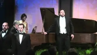 Bryan Hymel sings 