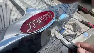 579 Peterbilt grill replacement