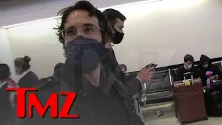 Josh Groban Still Wearing A Mask On Planes, 'I Use My Lungs For A Living' | TMZ