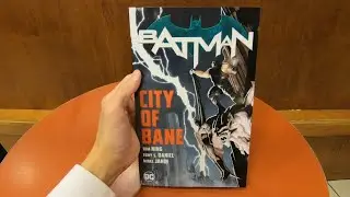 BATMAN CITY OF BANE BOOK CLOSE UP AND INSIDE LOOK