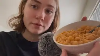 ASMR eating mac & cheese