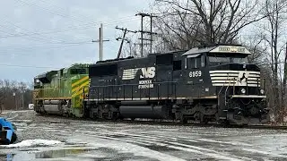 Railfanning Ayer & Shirley! Ft NS 1072 & lots of horn action!