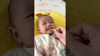 Parents Start Oral Care Early with This Gentle Baby Toothbrush#babycare #babycleaning #shorts