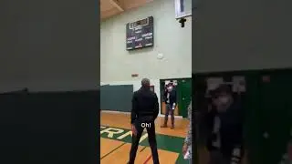 Barrack Obama amazing basketball skill.
