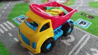 Покупаем с Маргаритой машинку для песочка  / We buy a sand machine with Margarita