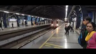 Delhi metro blue line arriving at laxmi nagar with 6 coach