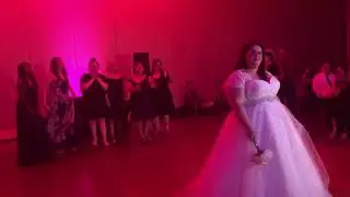 Bouquet Toss at the Jewel Event Centre Woodbridge | Simple Wedding DJ Toronto