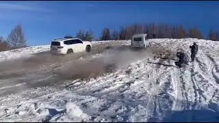 Uaz hunter 3000 vs Lc300 zx 3500 twin turbo hill drag