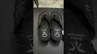 Shopping 🛍️ Vlog when you receive your 📦. #onlineshoppingindia #docmom #trending #shoefetish