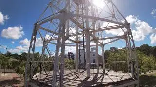 Parque del Reloj. En Montecristi. Rep&uacute;blica Dominicana. Drone FPV cinematic