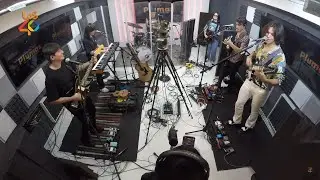 STUDIO40: La banda Plumas canta sus éxitos en vivo