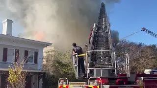 Historic building in downtown Wilmington on fire