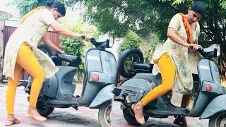 My first vlog video 2022 | How to kickstart Bajaj Chetak old scooter | Indian housewife kicking  🛵