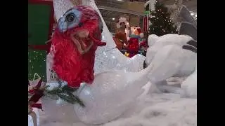 Oodles has a Holly Jolly time looking at Christmas 2019 at Lowes Inflatables