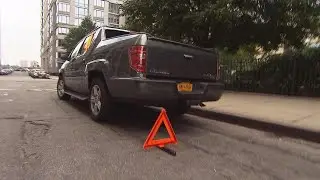 How to Avoid Getting Hit If Your Car Breaks Down