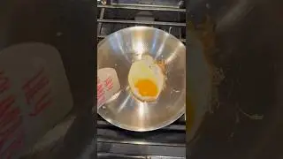 Stainless Steel:1, Me: 0 #StainlessSteel #CookingExperiment #HomeCooking #Egg #Kitchen
