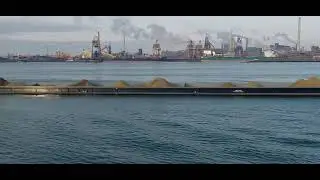 Sleepboot Svitzer Taurus en Binnenvaartschip Dampezzo