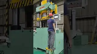 800-ton cold forging hydraulic press