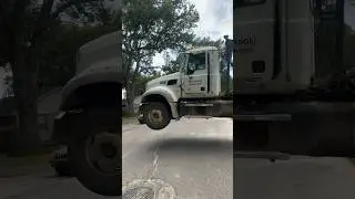 Roll off truck with heavy load😱 #viral #rolloff #trending #shorts #truckdriver #fyp