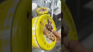 Настольная полуавтоматическая машина для запечатывания круглых коробок с печеньем лентой