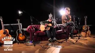 Lucy Spraggan - It Doesn't Feel Like Christmas ft. Shannon Saunders - Ont' Sofa Gibson Sessions
