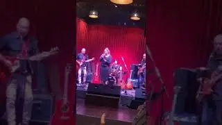 LILLY Captivates Perth with Acoustic Renditions | Hire from www.artist-bookings.com