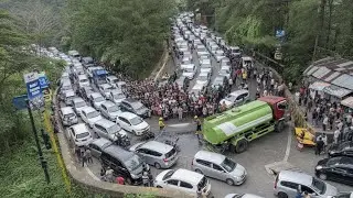 SITUASI PALING KAC4U HARI INI DI SITINJAU LAUIK !! Kembali Terjadi Tumpahan Muatan Minyak Kejalan