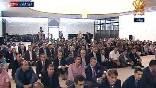الملك يؤدي صلاة عيد الأضحى في مسجد قصر الهاشمية