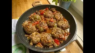 Beef Patties in Veggies Sauce | فطائر اللحم بصلصة الخضار