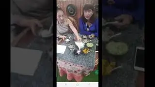 Eating Lao derm ice-cream กินไอสครีมลาวเดีม ກິນກະແລັມໂປະລາວເດີມ