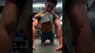 Чернокожий студент-спортсмен
