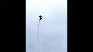 Plane stunt / dangerous airplane stunt😱/ the most reckless pilot.. #shorts #stunts