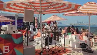 party at the beach /dubai beach club /dubai beach life