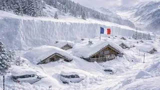 Снежный хаос в Альпах, Франция! Лавина в Савойе, снежный занос высотой 9 метров.