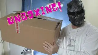 Κάνουμε unboxing μία κούτα γεμάτη Transformers φιγούρες!