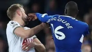 Everton Doucoure Red card for Hitting Harry kane in his Face - Everton Doucoure Red . &hellip;..