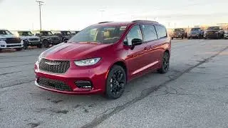 2026 Chrysler Pacifica Limited Clinton Township, Richmond, Warren, Sterling Heights, Center Line