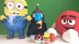 ANGRY BIRDS Bomb Bird Opens Surprise Eggs!  With Creeper VideoBombs!