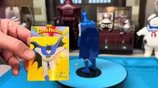 Unboxing & Review Mcfarlane Super Friends Batman Figure.
