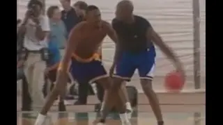 Jordan Dome 1995: Rare unseen footage behind Space Jam set. Michael Jordan pre-Bulls' 72-10 season