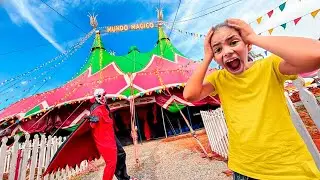 ENCONTREI O PALHAÇO MALVADO TRABALHANDO NO CIRCO 🎪 🤡 