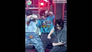 Seo Changbin couldn't hold his smile back 😚 // #minbin #leeknow #changbin #straykids #rock_star